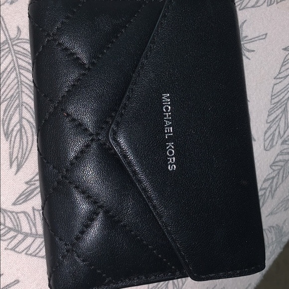 michael kors wallet - Picture 1 of 4